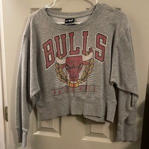 Vintage Bulls crop top sweatshirt. Size M.